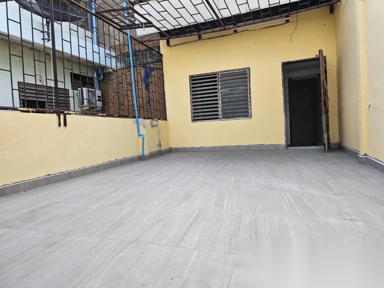 Renovated 5-Storey Commercial Building — photo 3