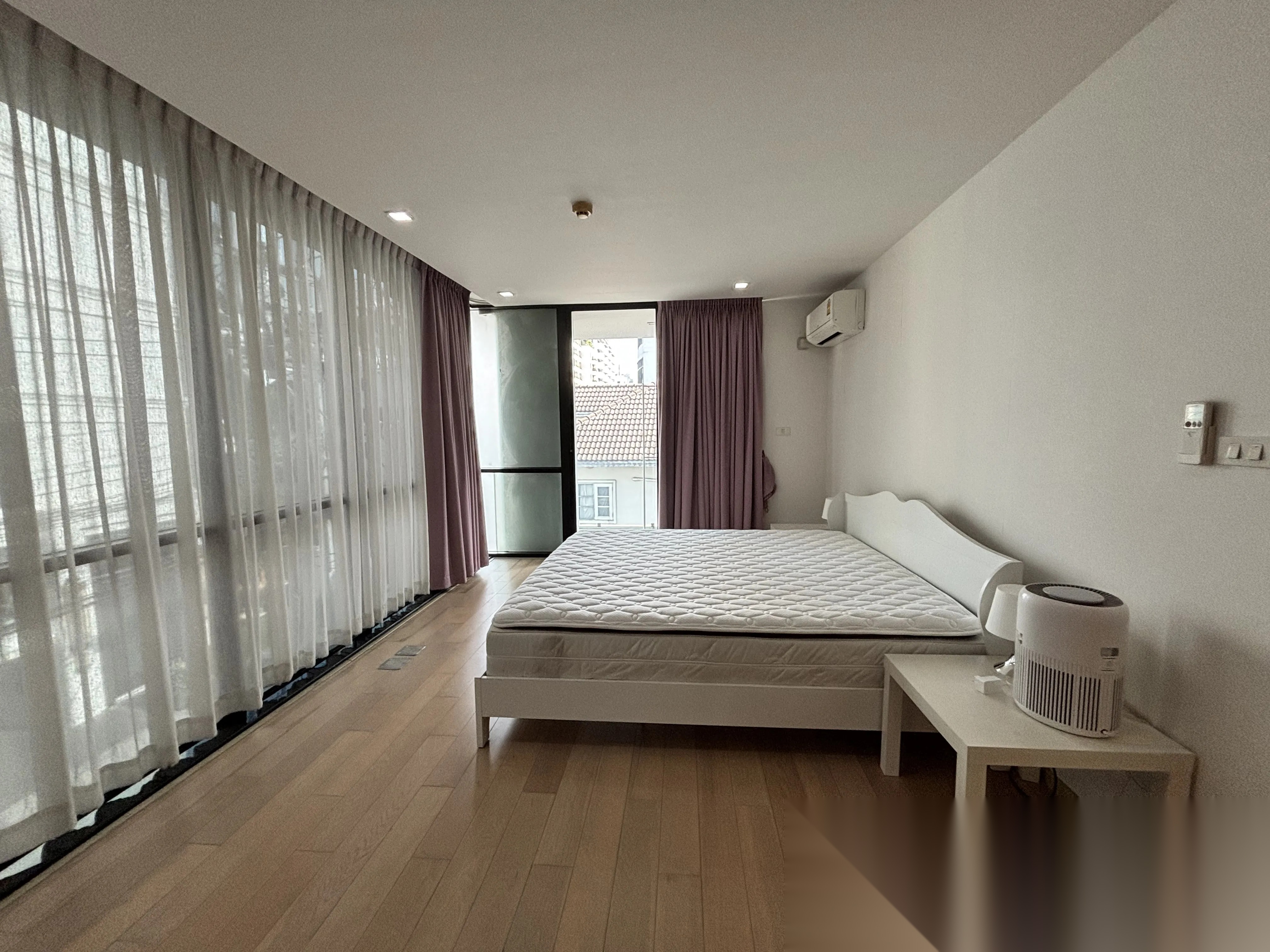 1 Bedroom Condo for sale at SOCIO Ruamrudee — photo 5