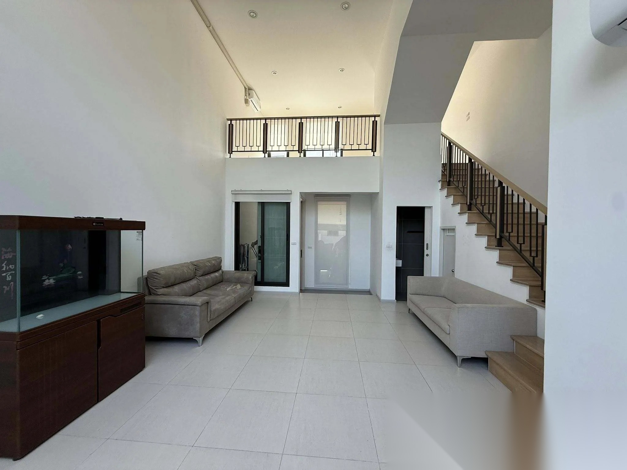 3 Bedroom Townhouse for sale at Estara Haven Pattanakarn 20 — photo 4