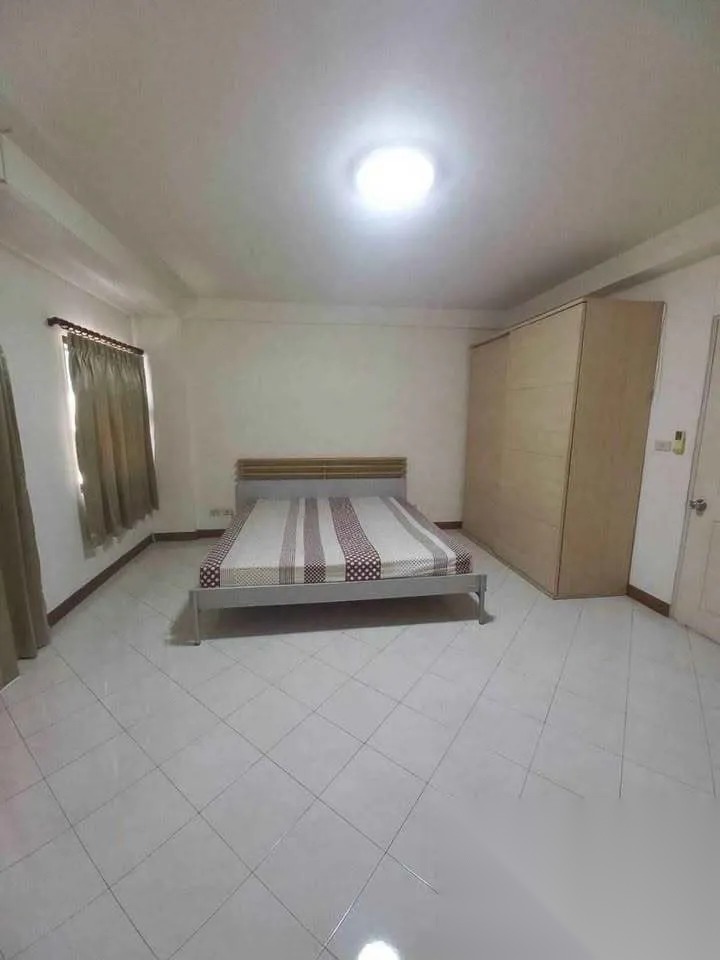 3 Bedroom Townhouse for sale at Baan Klang Muang Rama 9 Soi 43 — photo 4