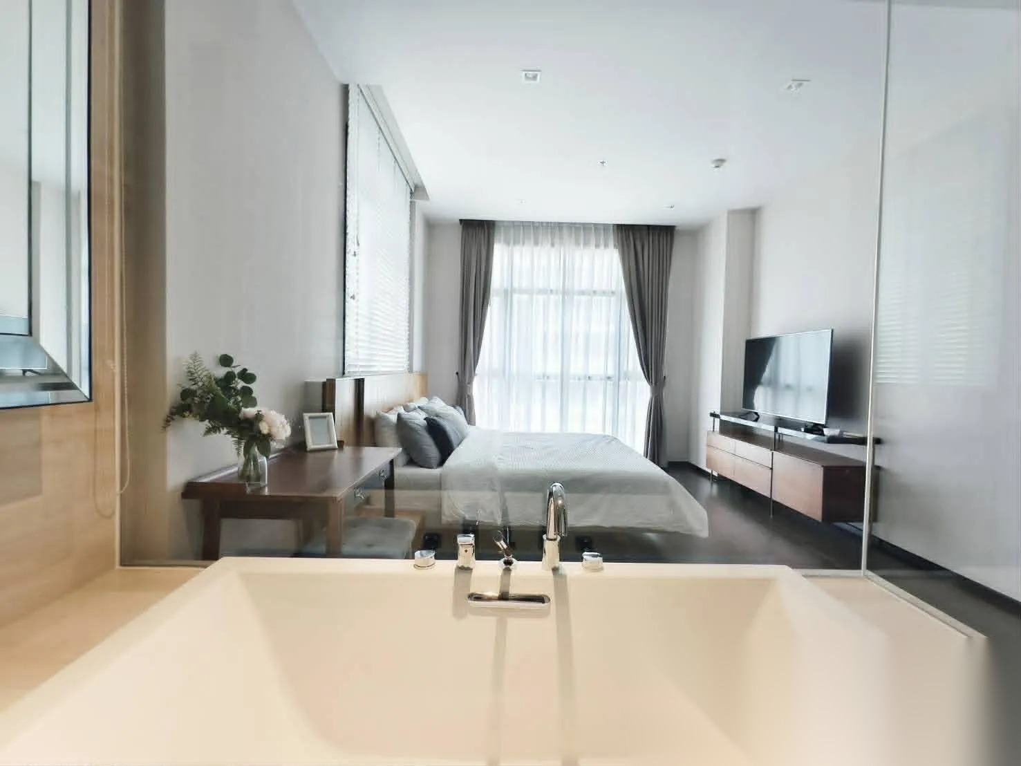 2 Bedroom Condo for sale at The XXXIX By Sansiri — photo 3