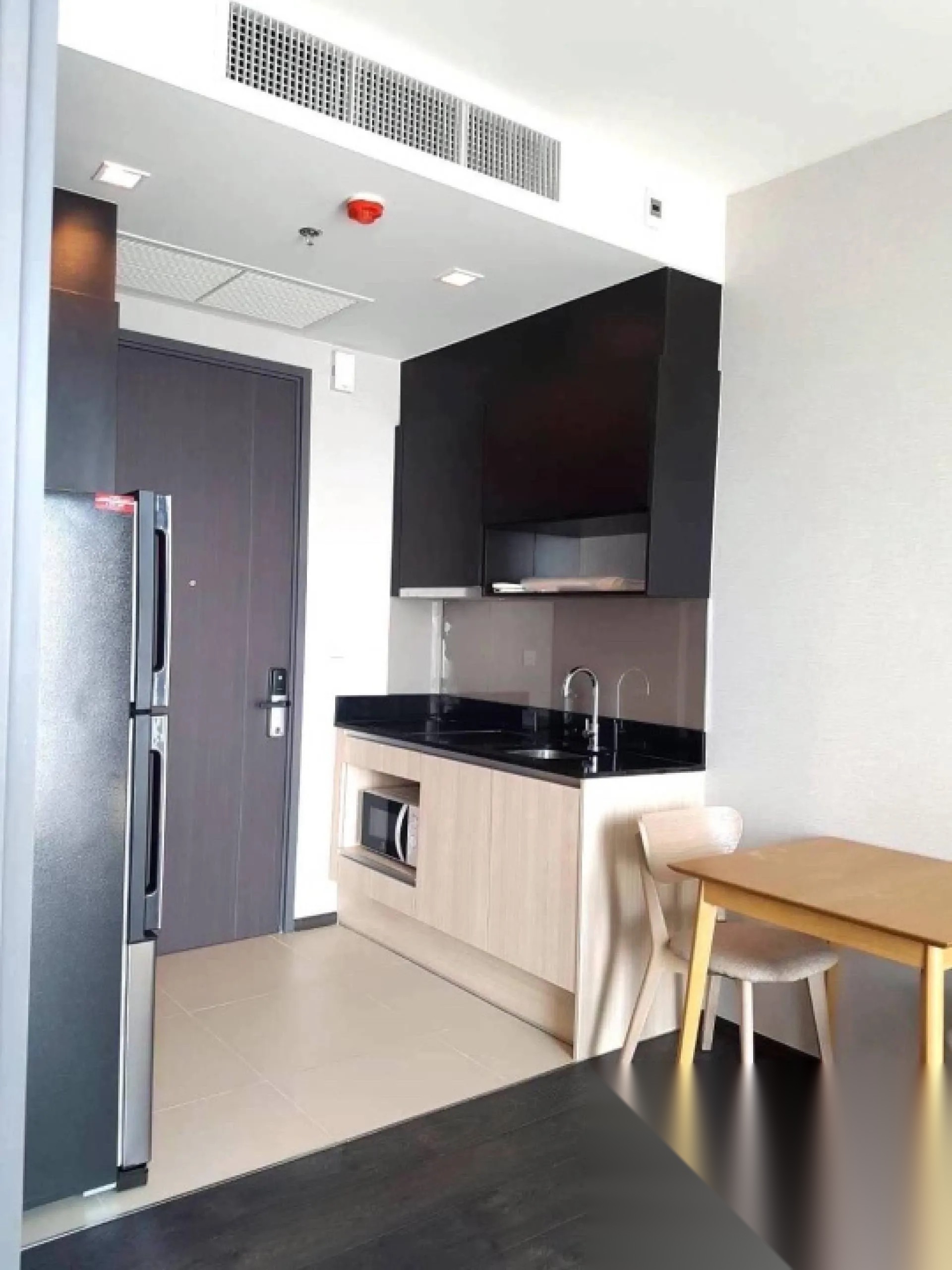 1 Bedroom Condo for sale at Edge Sukhumvit 23 — photo 2