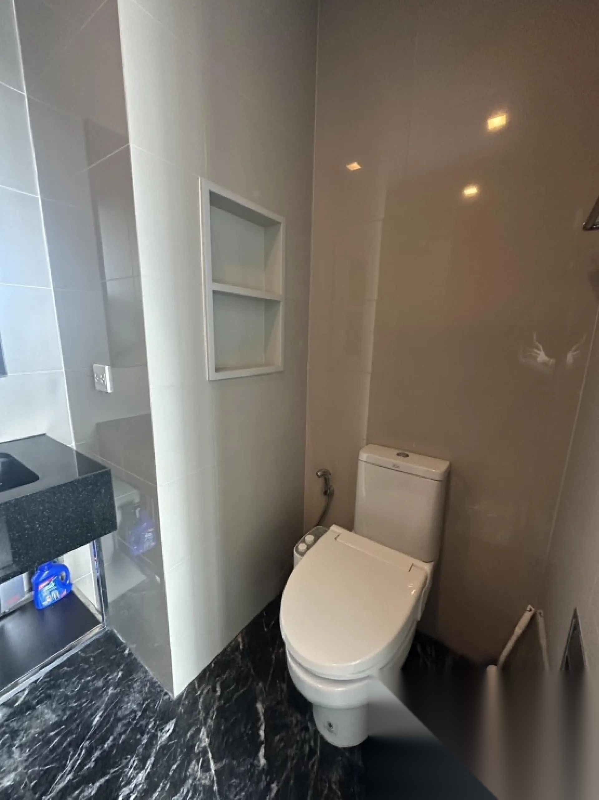 1 Bedroom Condo for sale at Edge Sukhumvit 23 — photo 4