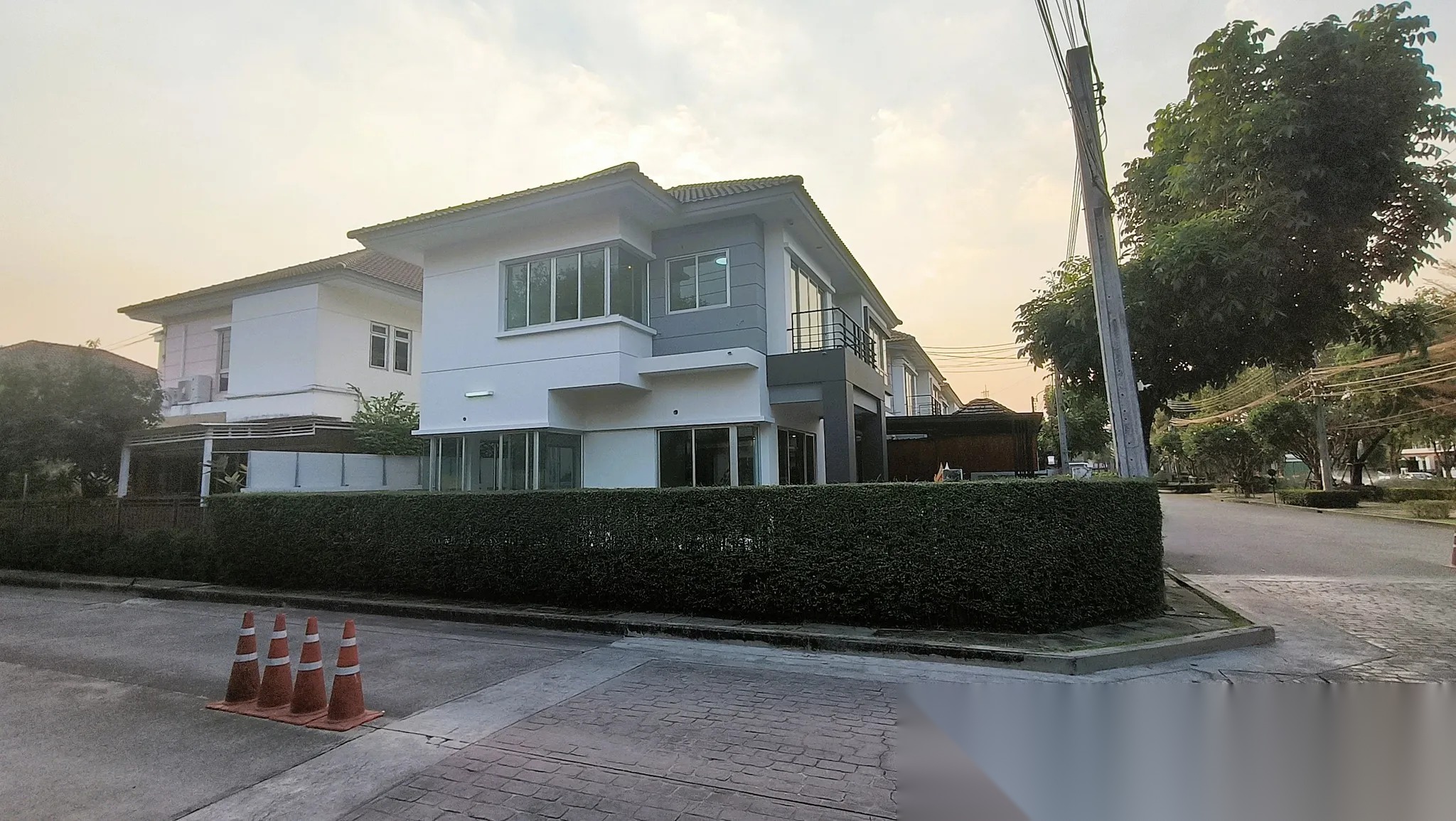 4 Bedroom House for sale at Life Bangkok Boulevard Ramintra — photo 2