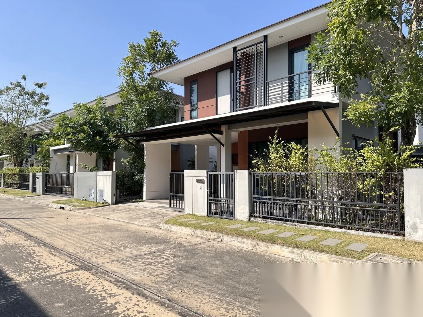 4 Bedroom House for sale at Setthasiri Charan-Pinklao 1 — photo 2