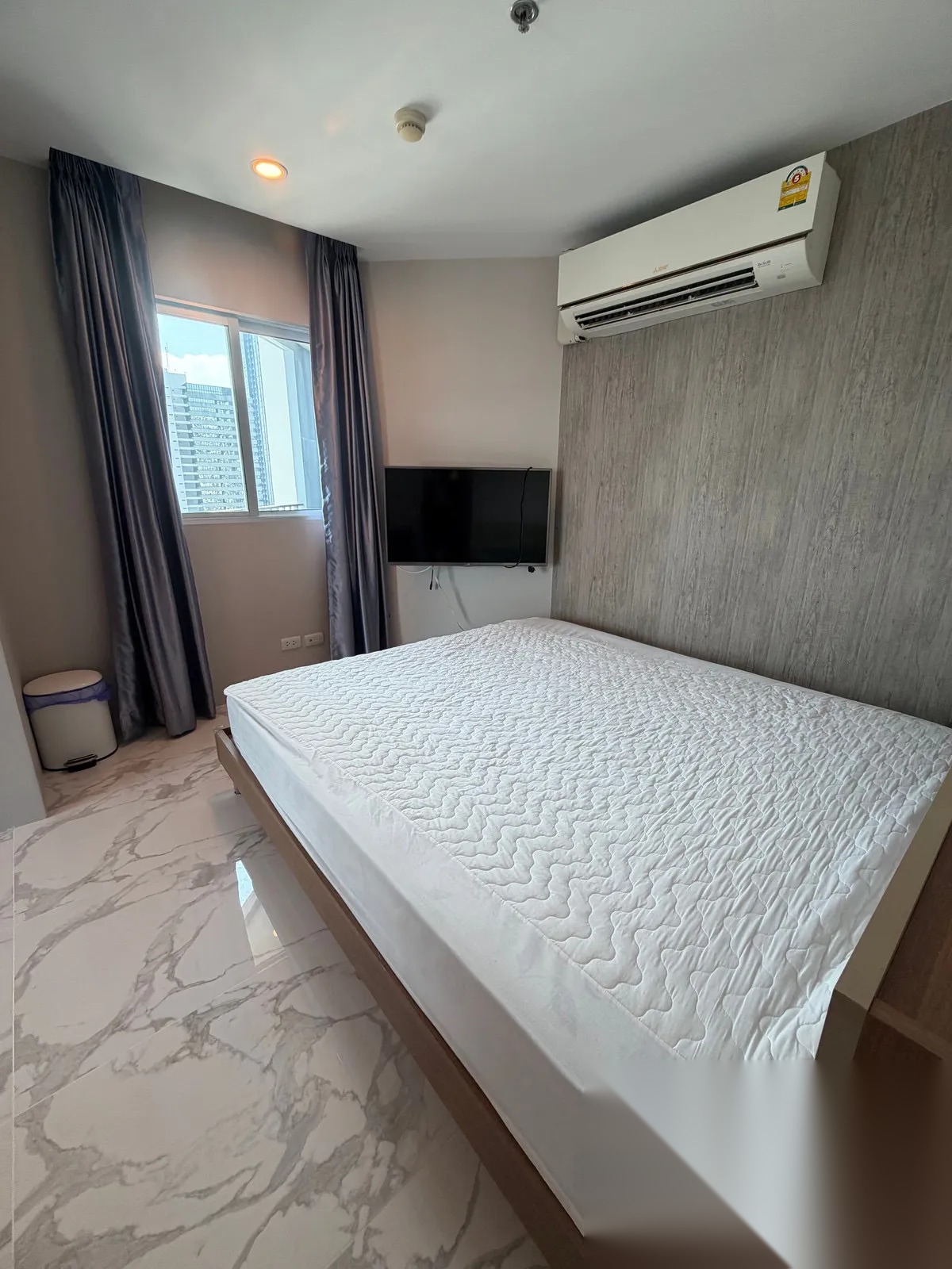 2 Bedroom Condo for sale at Belle Grand Rama 9 — photo 2