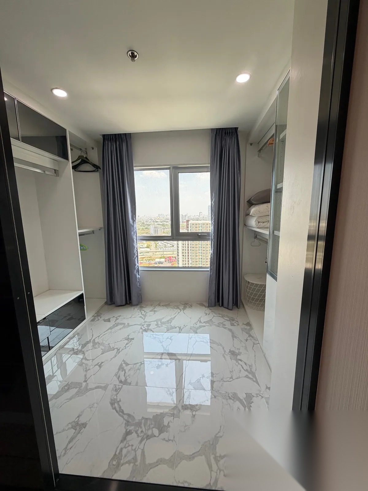 2 Bedroom Condo for sale at Belle Grand Rama 9 — photo 4
