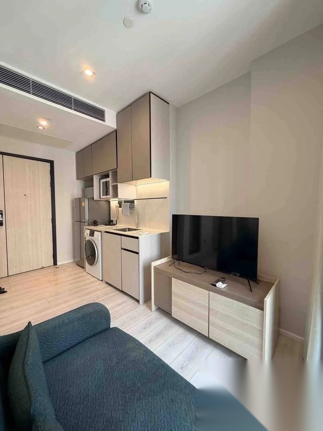 Studio Condo for sale at The Room Phayathai — photo 3