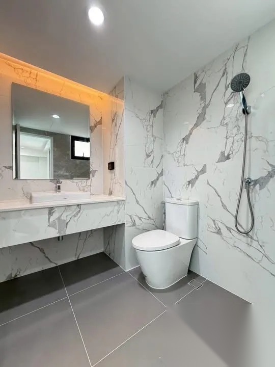 Newly renovated 4.5 stories townhome with 3 parkings — photo 4