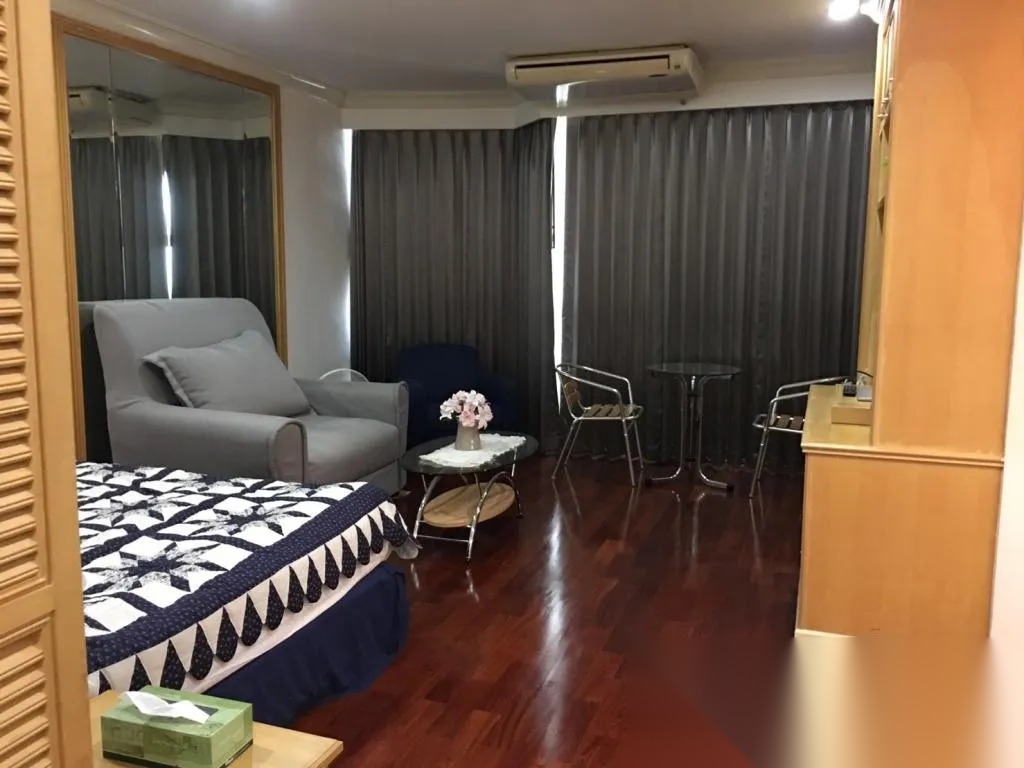 Studio Condo for sale at President Place [Leasehold] — photo 2