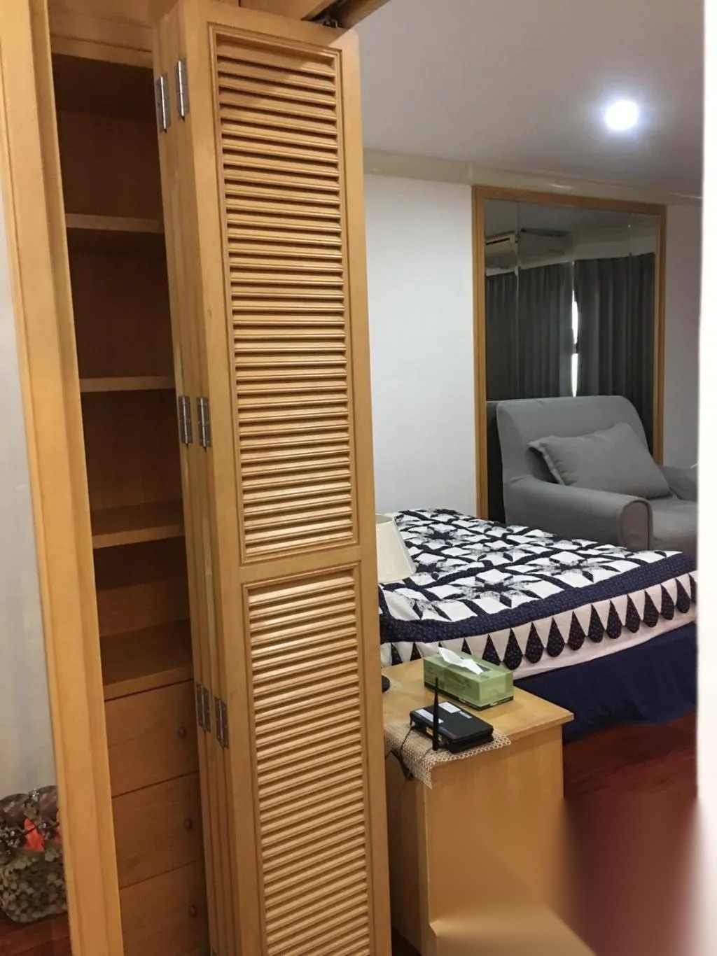 Studio Condo for sale at President Place [Leasehold] — photo 5