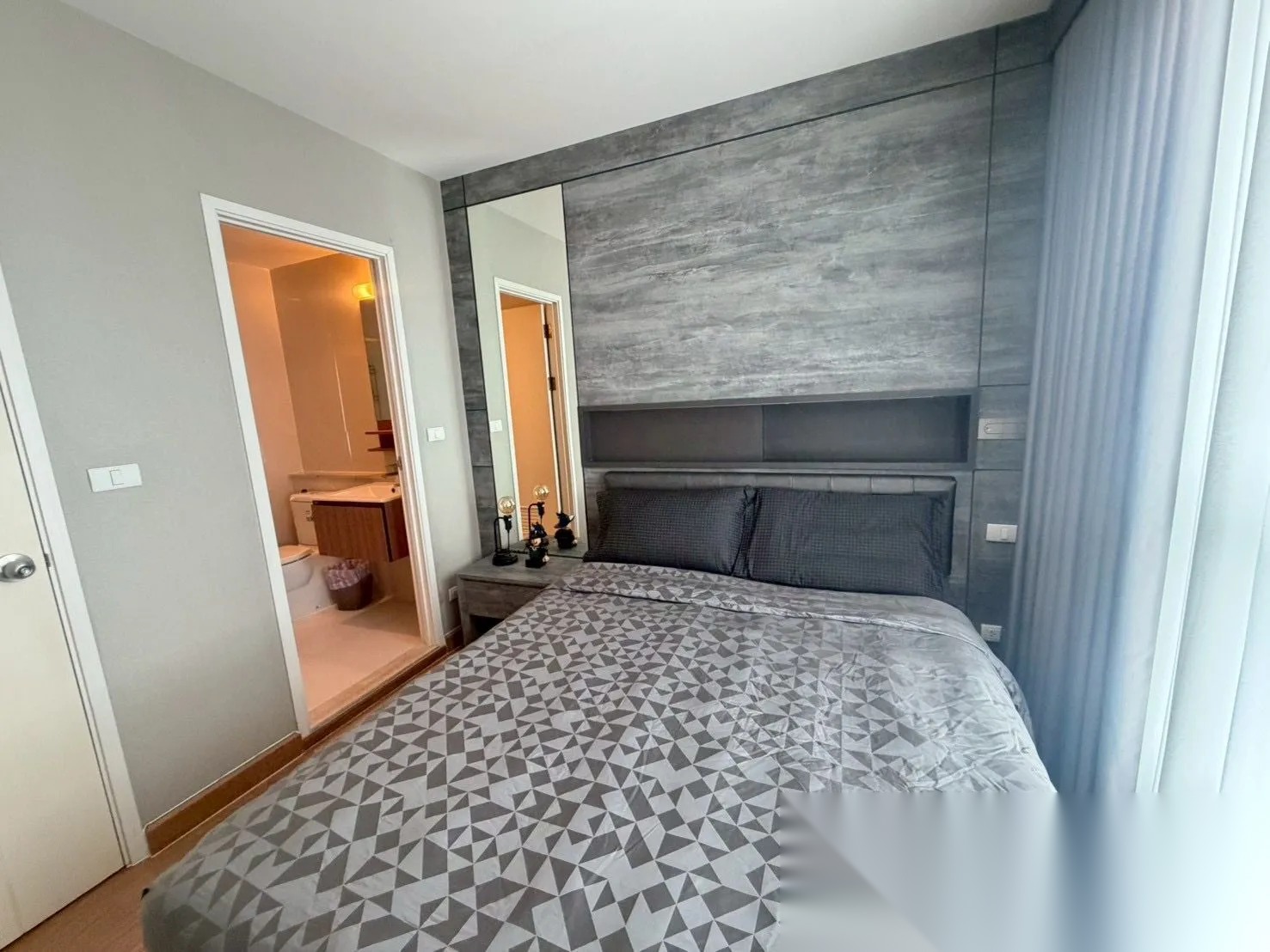 1 Bedroom Condo for sale at Fuse Sathorn-Taksin — photo 2