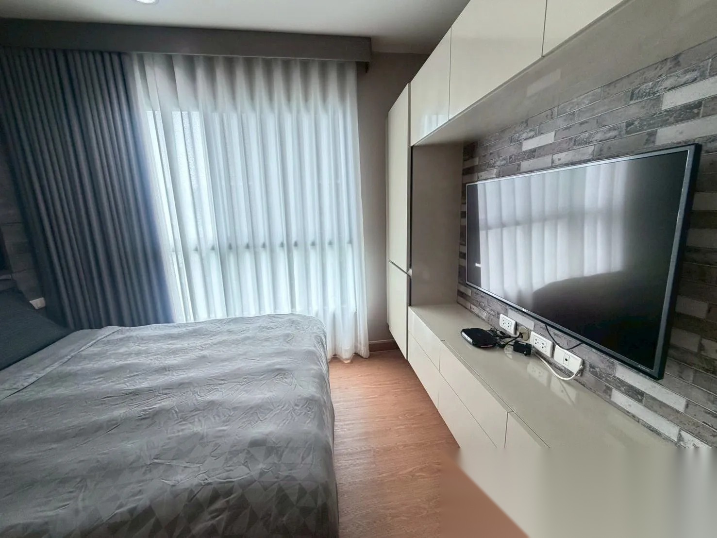 1 Bedroom Condo for sale at Fuse Sathorn-Taksin — photo 4