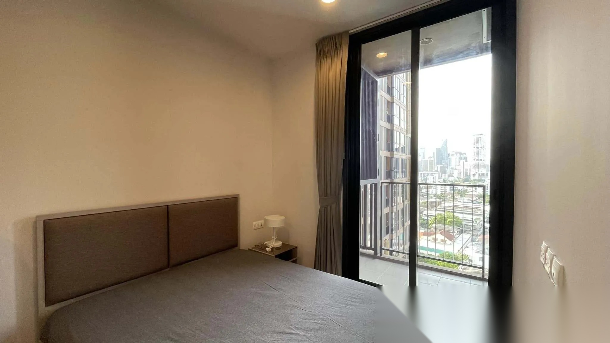 1 Bedroom Condo for sale at Oka Haus — photo 2