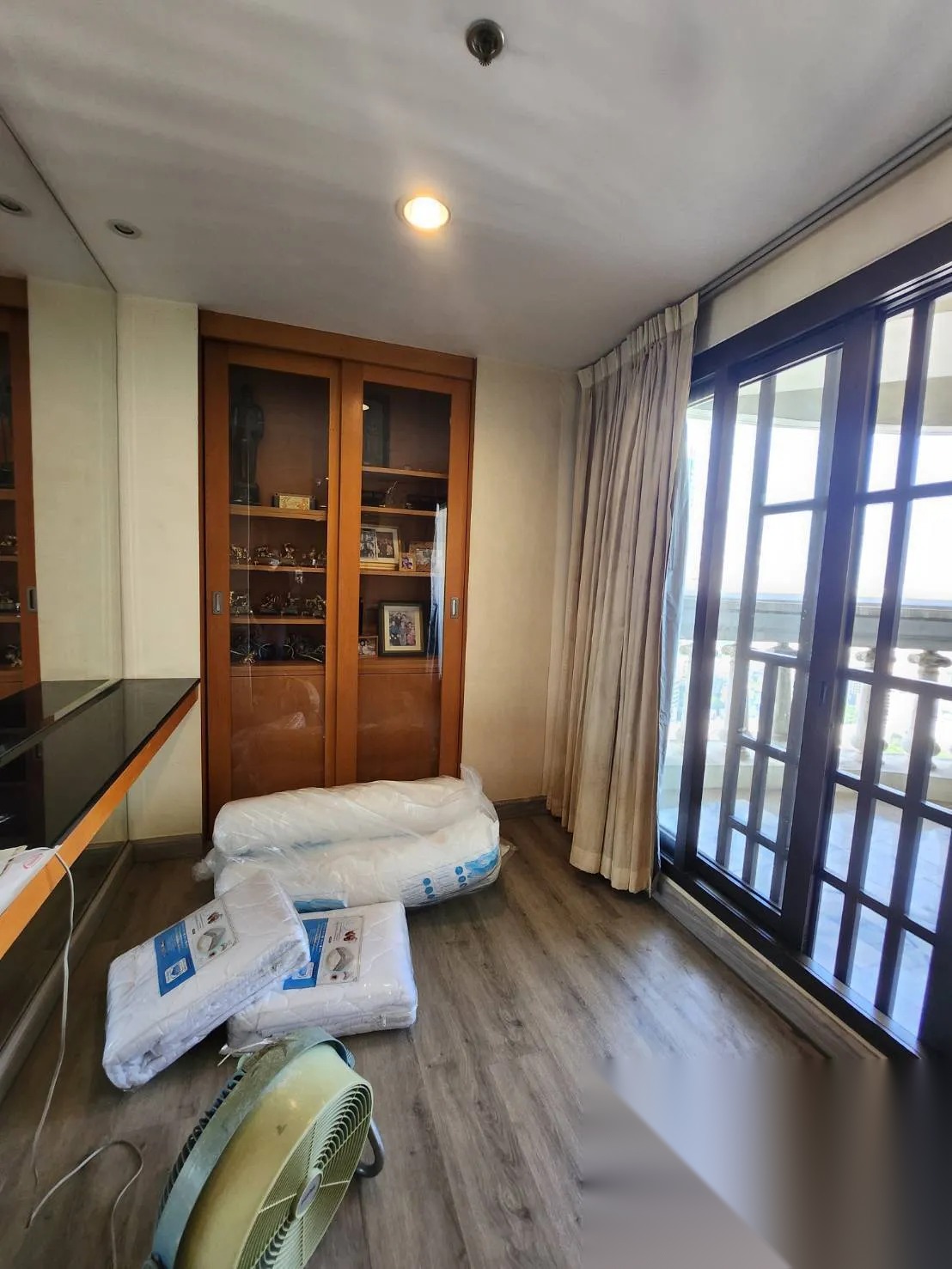 2 Bedroom Condo for sale at Nusa State Tower Condominium — photo 4