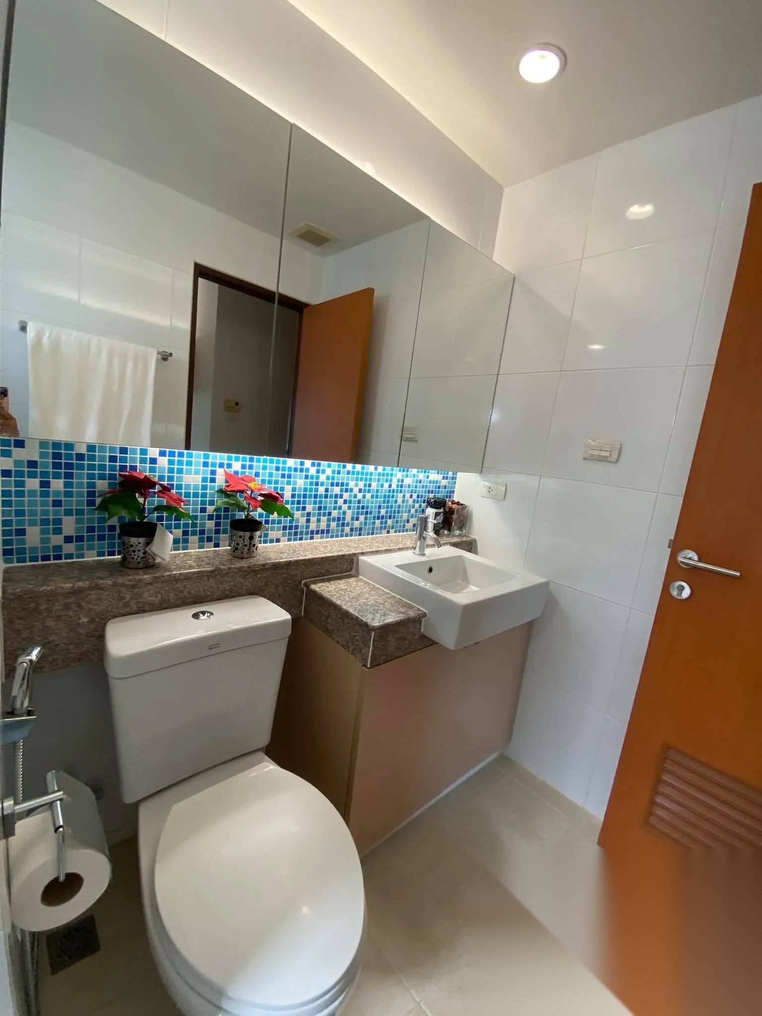 2 Bedroom Condo for sale at Residence 52 — photo 2