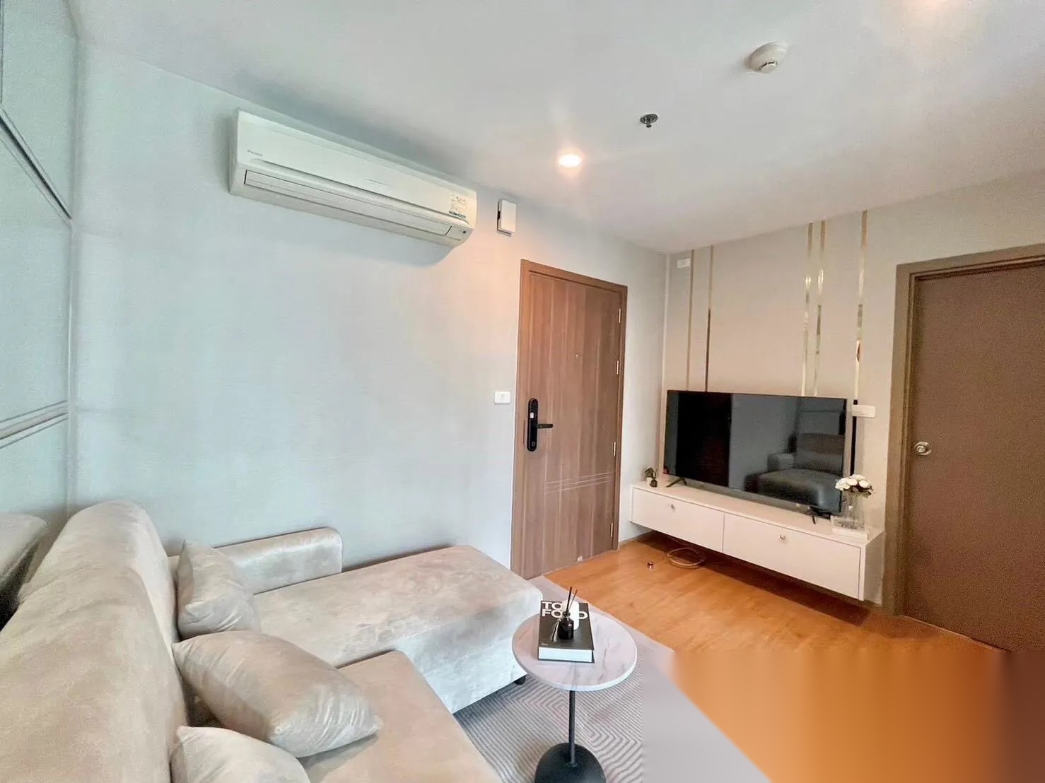 1 Bedroom Condo for sale at The Base Sukhumvit 77 — photo 2