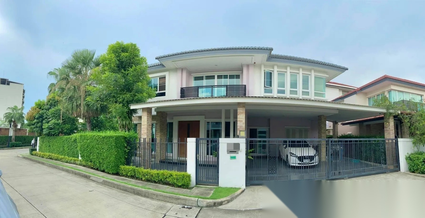 4 Bedroom House for sale at Grand Bangkok Boulevard Ramintra — photo 1