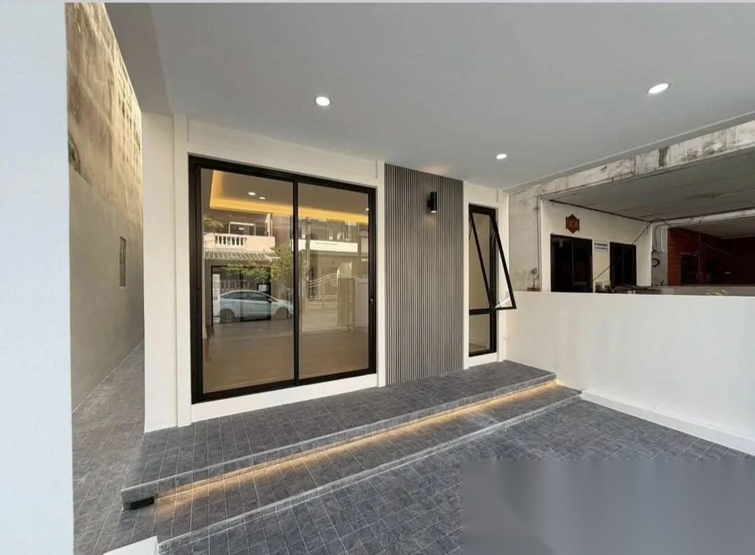 Newly Renovated Townhome// Taling Chan — photo 2