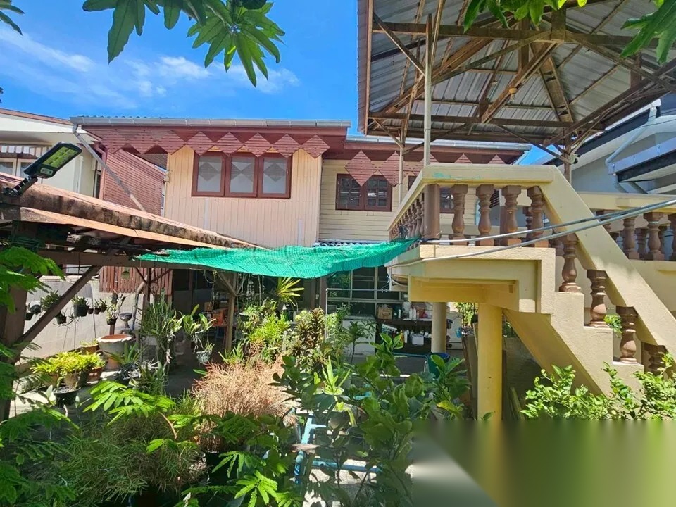 House and land for sale (1 rai), canal-side, near Wat Arun in the old town area. — photo 3
