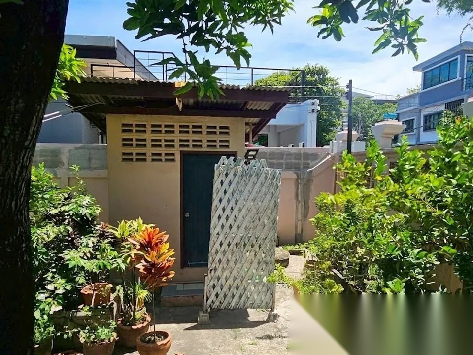 House and land for sale (1 rai), canal-side, near Wat Arun in the old town area. — photo 5