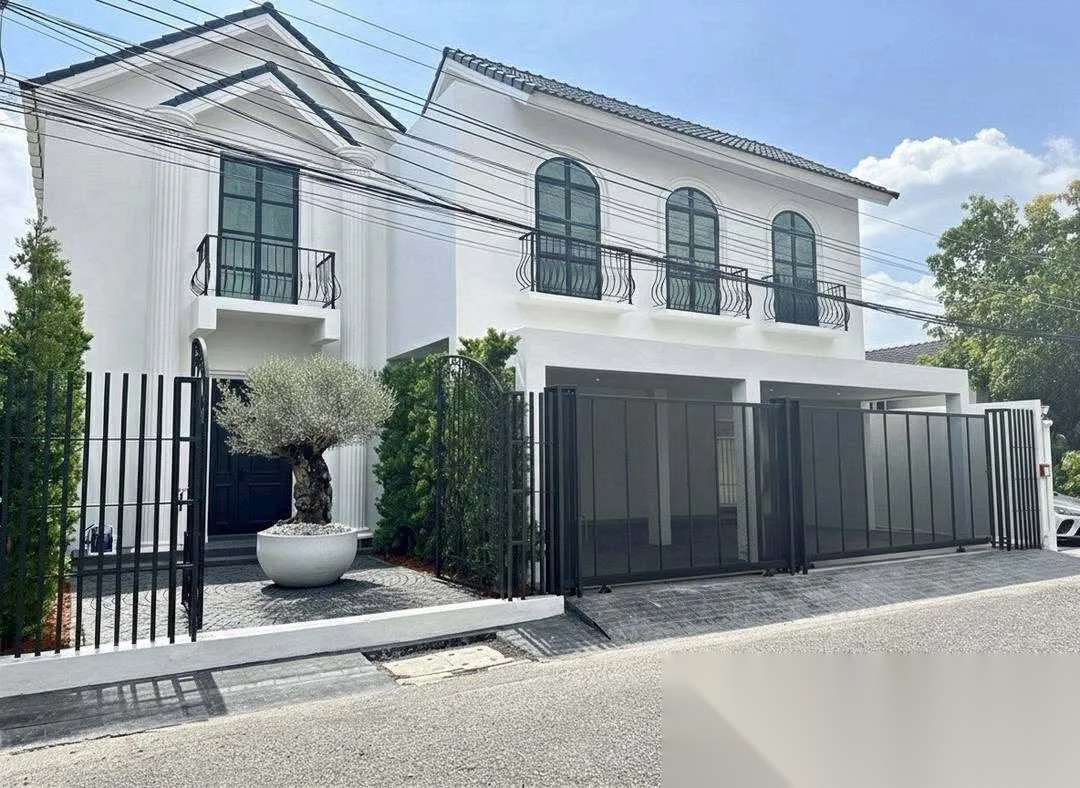 4 Bed House · Lat Phrao, bangkok — photo 1