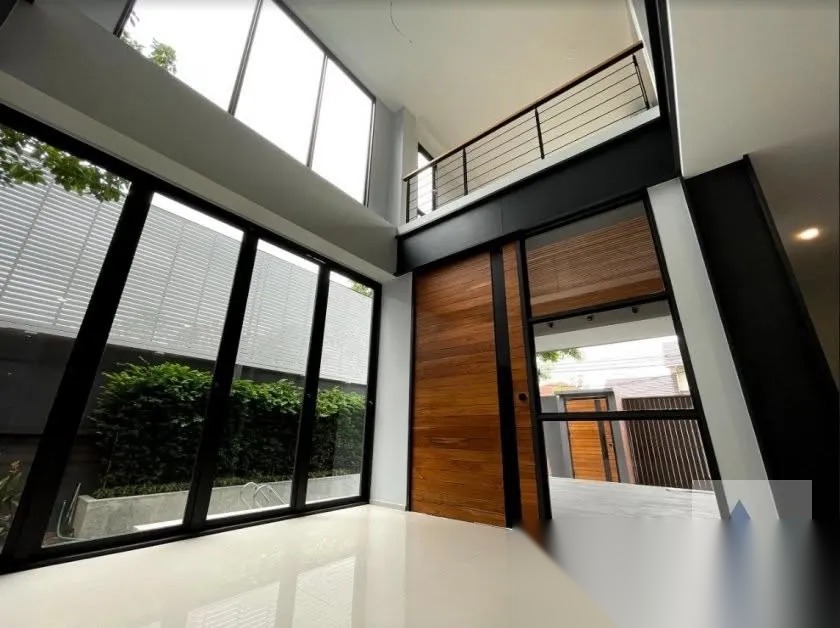 Double Volume Pool Villa in Sukhumvit 71 — photo 4