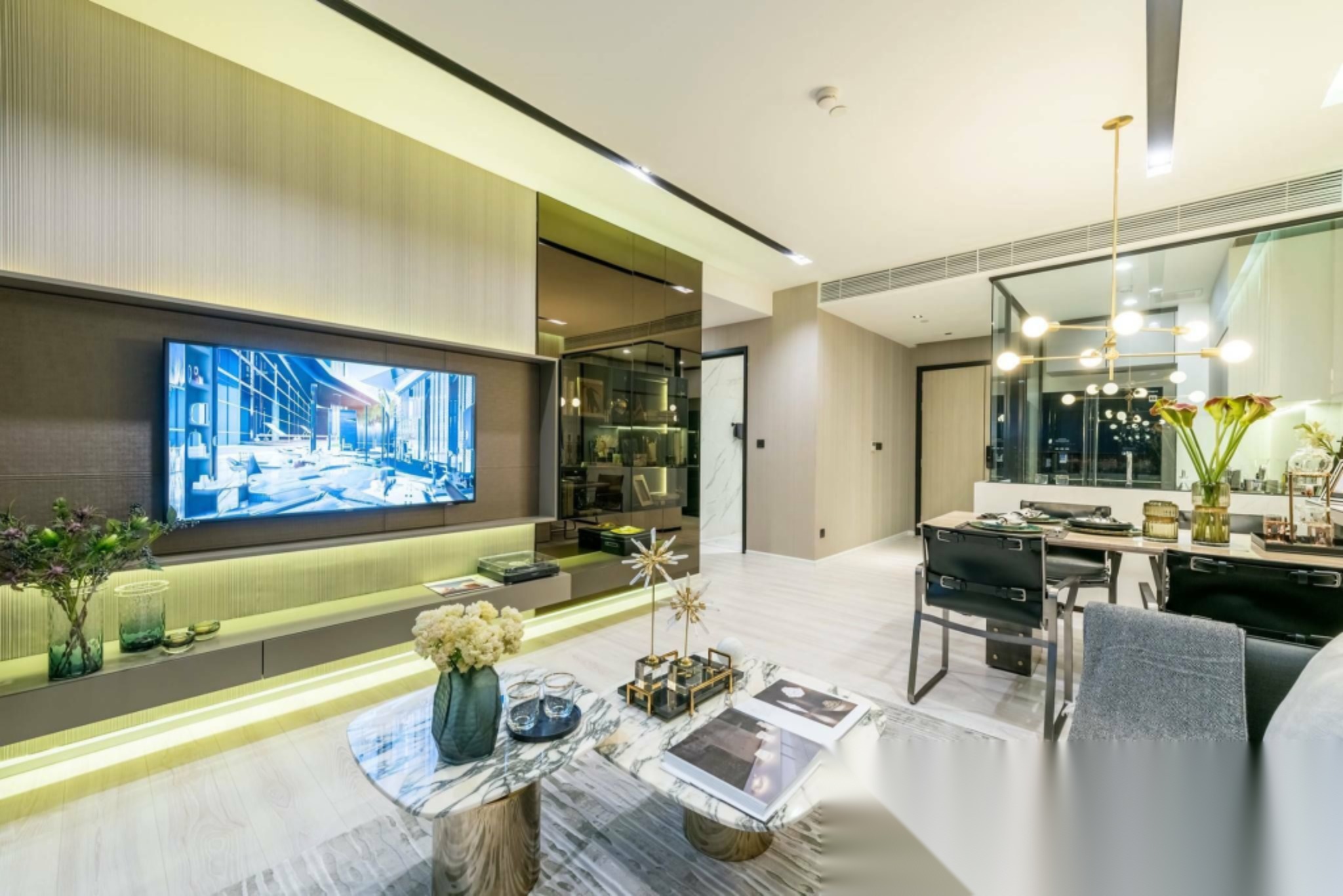 2 Bedroom Condo for sale at The Room Phayathai — photo 3