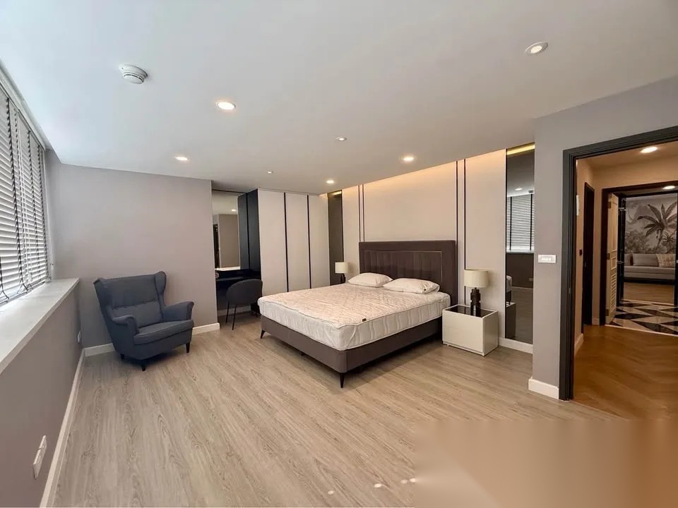 3 Bedroom Condo for sale at President Park Sukhumvit 24 — photo 2