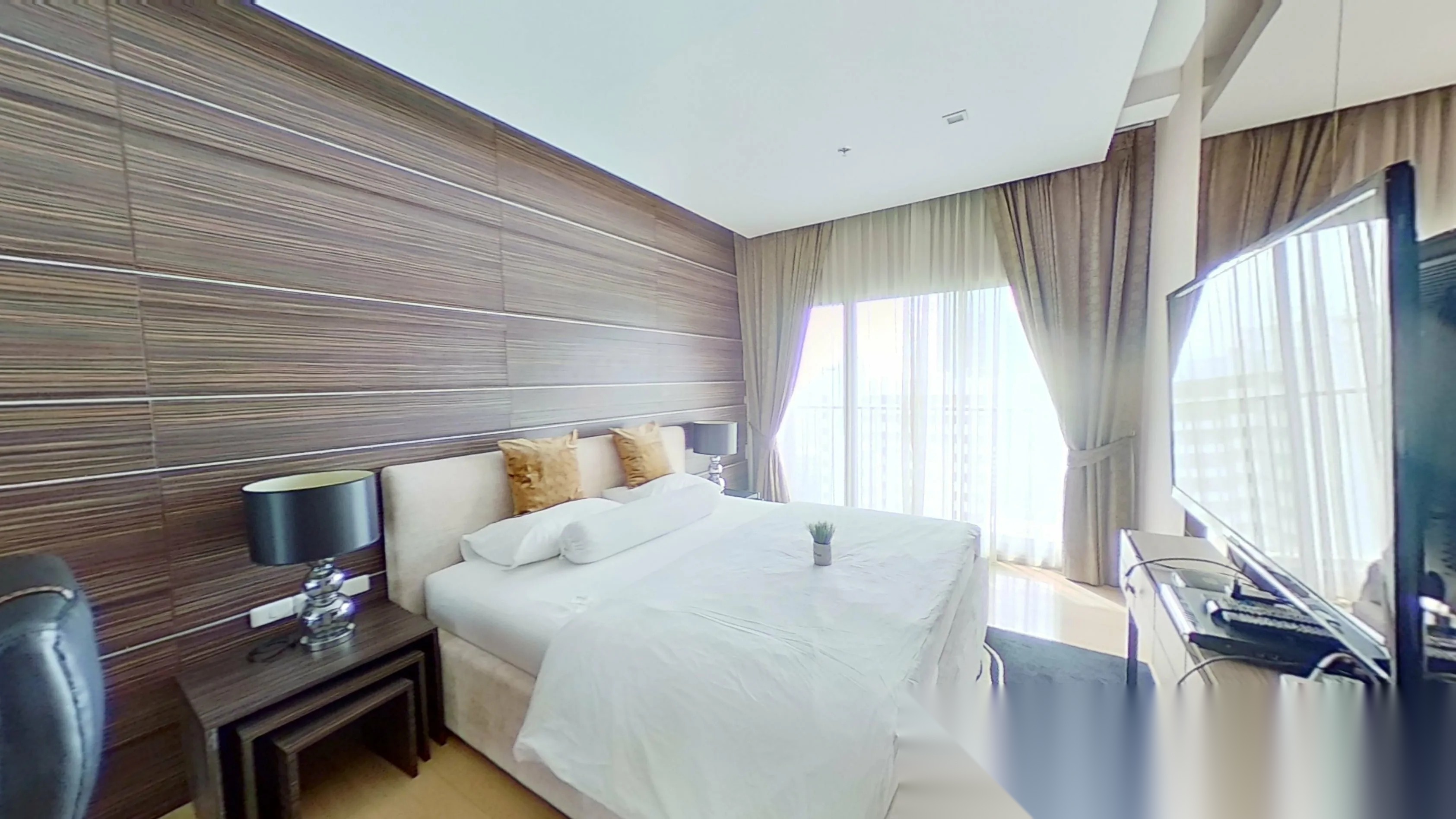1 Bedroom Condo for sale at Noble Refine — photo 2