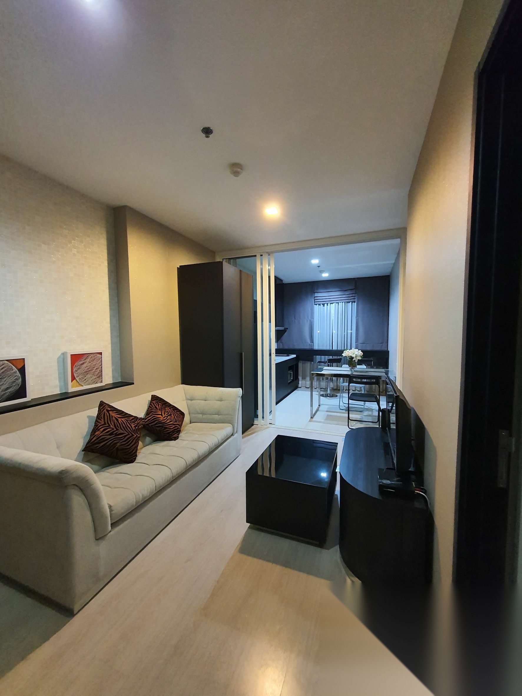 1 Bedroom Condo for sale at Rhythm Sukhumvit 44/1 — photo 2