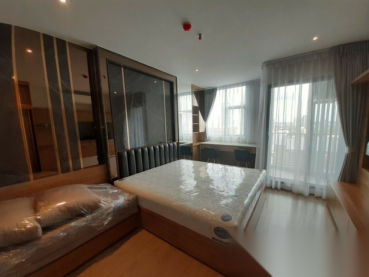 1 Bedroom Condo for sale at Rhythm Ekkamai — photo 1