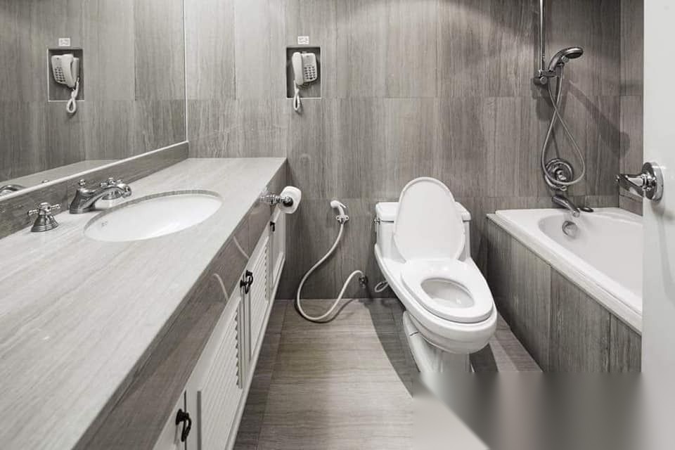 2 Bedroom Condo for sale at Langsuan Ville — photo 5