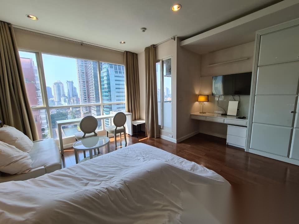 Studio Condo for sale at The Address Chidlom — photo 1