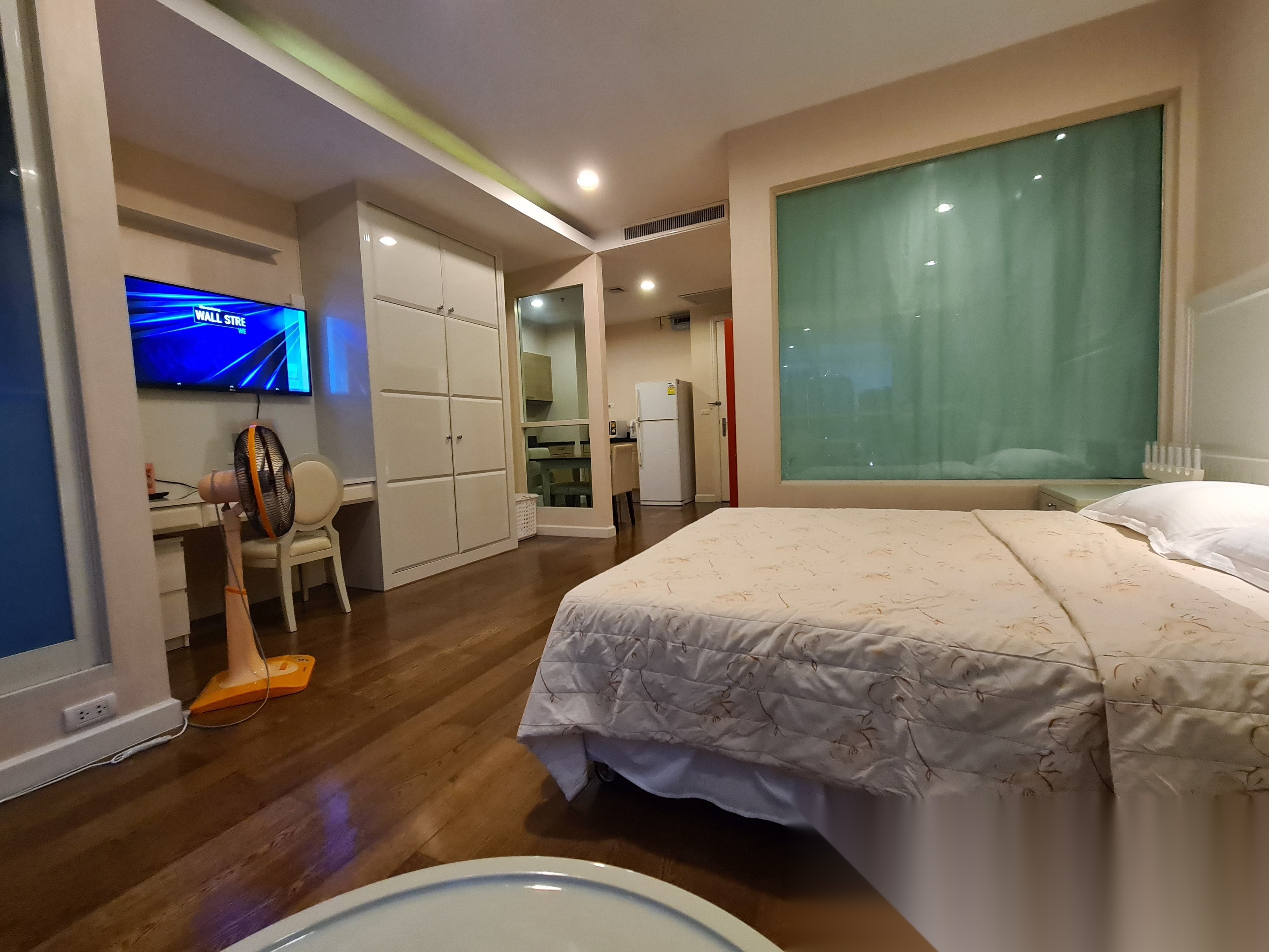 Studio Condo for sale at The Address Chidlom — photo 2
