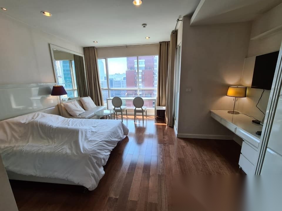 Studio Condo for sale at The Address Chidlom — photo 3