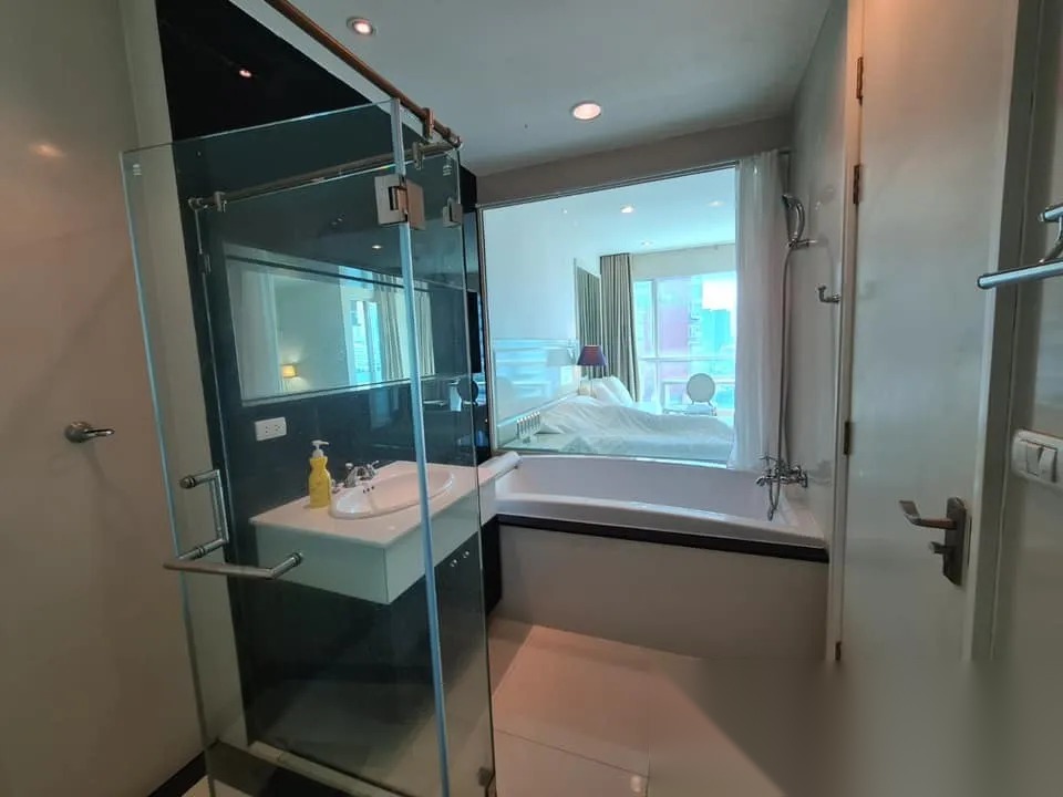 Studio Condo for sale at The Address Chidlom — photo 5