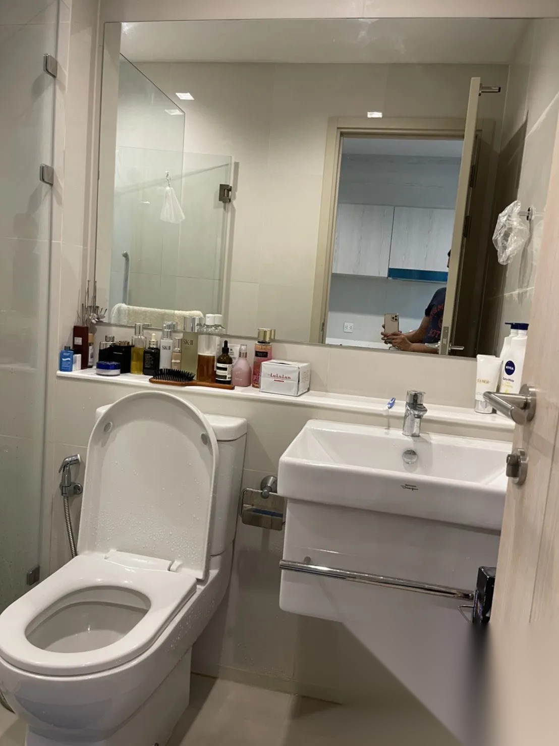 Studio Condo for sale at Life One Wireless — photo 5