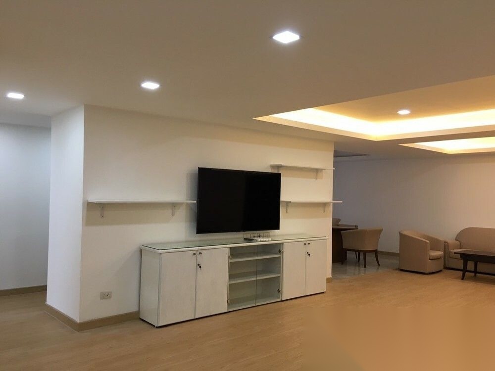 3 Bedroom Condo for sale at President Park Sukhumvit 24 — photo 1